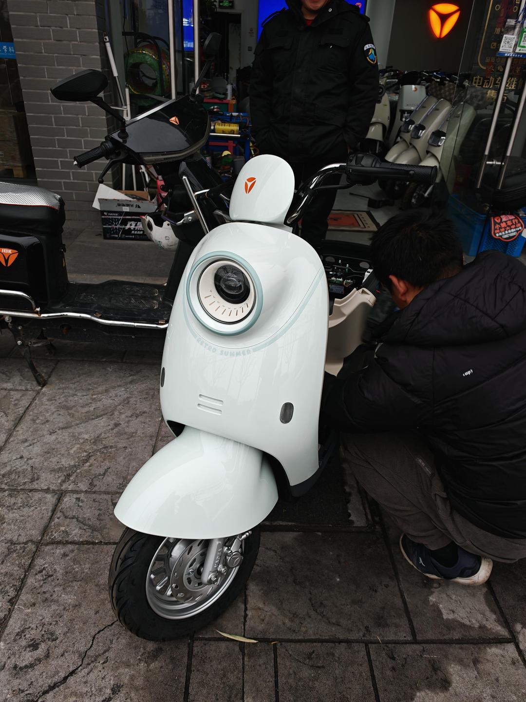 电动自行车新国标落地后 需打通实用与便利的“堵点”